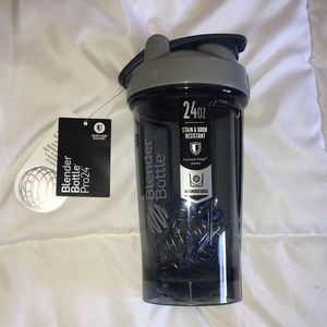 Blender Bottle Pro Series 24 oz Shaker Bottle